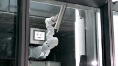 mwr-1-window-cleaning-robot-skyscarper-mitsubishi-robotreporters